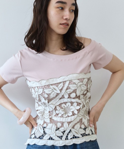 flaeu(フラユ)の「Asymmetry Boat Neck Tee(Tシャツ/カットソー・レディース・ホワイト/ピンク/ブラック×ホワイト/グレー/ブラック・FREE)」の5枚目の写真