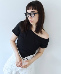 Asymmetry Boat Neck Tee