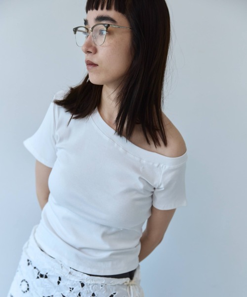 flaeu(フラユ)の「Asymmetry Boat Neck Tee(Tシャツ/カットソー・レディース・ホワイト/ピンク/ブラック×ホワイト/グレー/ブラック・FREE)」の15枚目の写真