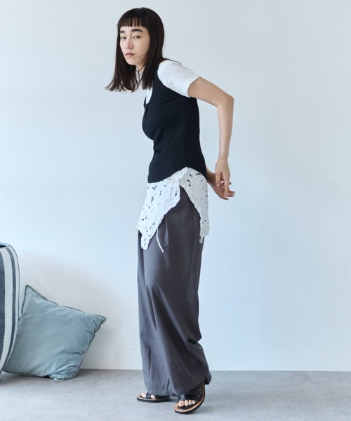 flaeu(フラユ)の「Asymmetry Boat Neck Tee(Tシャツ/カットソー・レディース・ホワイト/ピンク/ブラック×ホワイト/グレー/ブラック・FREE)」の21枚目の写真