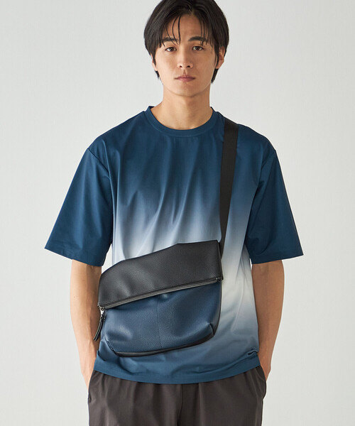 COMME CA ISM(コムサイズム)の「バイカラー ショルダーバッグ(ショルダーバッグ・メンズ・ブラック×グレー/ブラック×ブルー・FREE)」の8枚目の写真