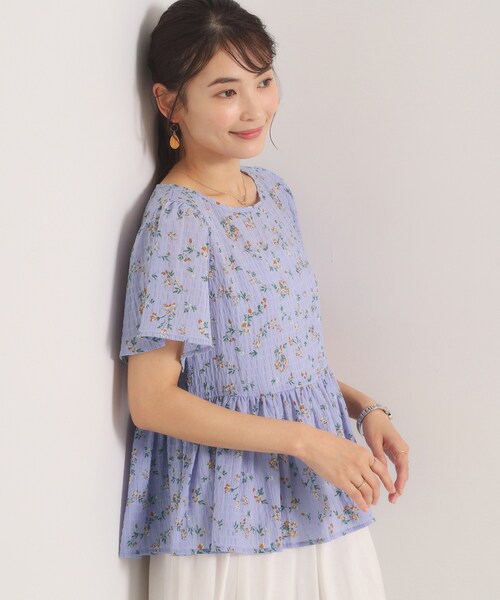 ITS'DEMO(イッツデモ)の「花柄シャーリングブラウス(シャツ/ブラウス・レディース・ホワイト系3/ブラック系/サックスブルー系・00)」の12枚目の写真
