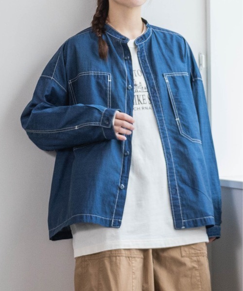 URCH RNA(アーチ アールエヌエー)の「B2986 シアーデニムのシャツジャケット(デニムジャケット・レディース・ライトインディゴブルー/ダークインディゴブルー・FREE)」の2枚目の写真