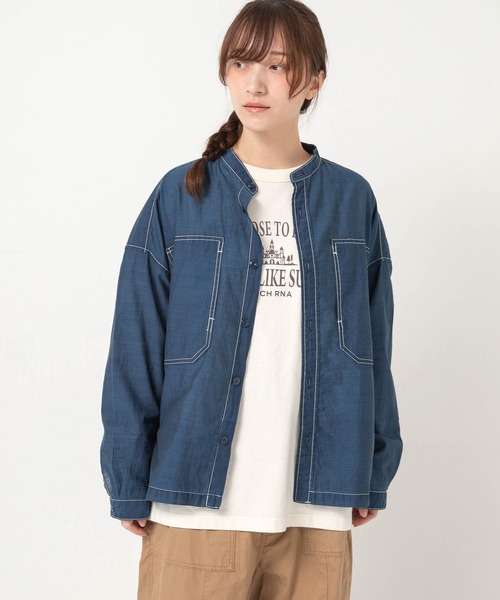URCH RNA(アーチ アールエヌエー)の「B2986 シアーデニムのシャツジャケット(デニムジャケット・レディース・ライトインディゴブルー/ダークインディゴブルー・FREE)」の3枚目の写真