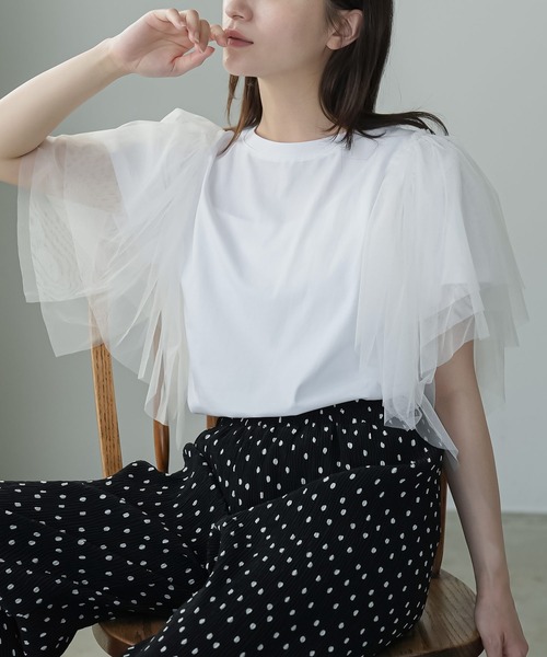 mili an deni(ミリアンデニ)の「袖ティアードチュールTシャツ(Tシャツ/カットソー・レディース・オフホワイト/ブラック・M)」の2枚目の写真