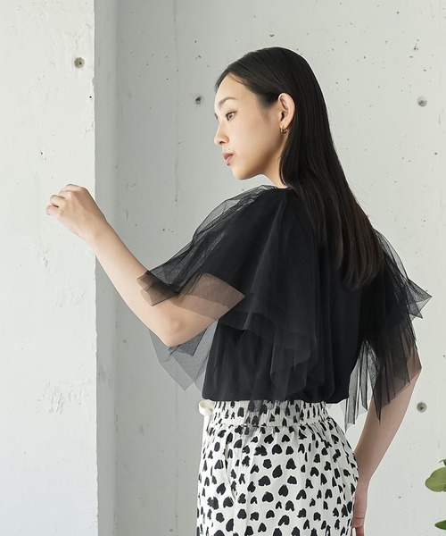 mili an deni(ミリアンデニ)の「袖ティアードチュールTシャツ(Tシャツ/カットソー・レディース・オフホワイト/ブラック・M)」の4枚目の写真