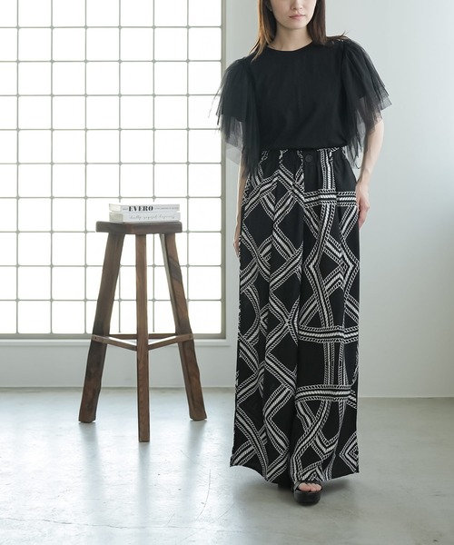 mili an deni(ミリアンデニ)の「袖ティアードチュールTシャツ(Tシャツ/カットソー・レディース・オフホワイト/ブラック・M)」の7枚目の写真