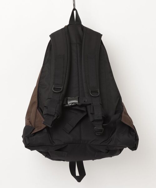 GREGORY(グレゴリー)の「デイパック DAYPACK ウォルナットブラウン(バックパック/リュック・メンズ・ブラウン系・-)」の9枚目の写真