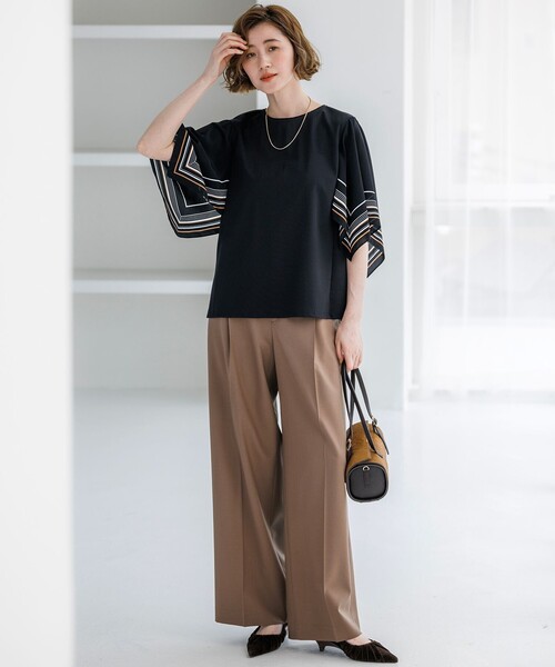 23区 L(ニジュウサンクオオキイサイズ)の「スカーフコンビ デザインスリーブ カットソー(Tシャツ/カットソー・レディース・ダークブラウン系/ブラック系/ホワイト系・44/46)」の6枚目の写真