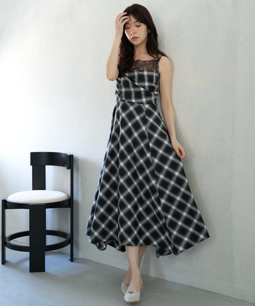 NOELA(ノエラ)の「チェックキャミワンピース(ワンピース・レディース・ブラック/ブラウン・S/M)」の3枚目の写真