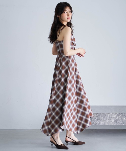 NOELA(ノエラ)の「チェックキャミワンピース(ワンピース・レディース・ブラック/ブラウン・S/M)」の11枚目の写真