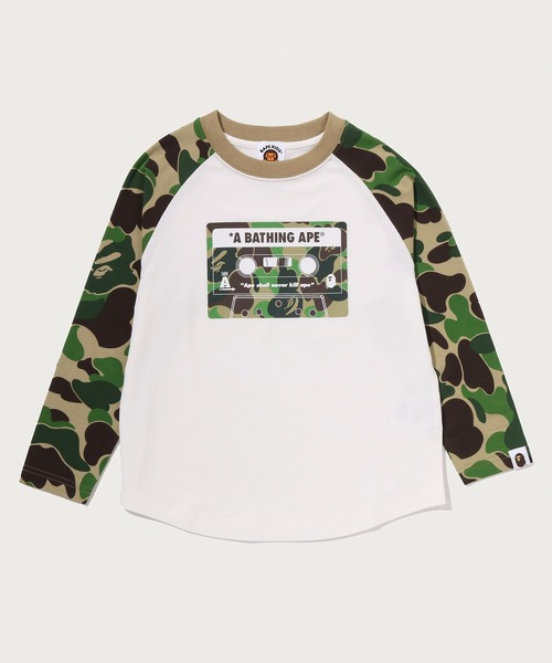 A BATHING APE（アベイシングエイプ）の「ABC CAMO CASSETTE TAPE RAGLAN LS TEE（Tシャツ/カットソー・キッズ・ピンク/グリーン/ブルー・100/140）」の2枚目の写真