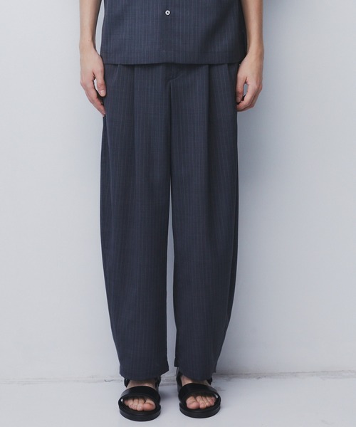 UNITED TOKYO(ユナイテッドトウキョウ)の「【限定先行予約】AIR WOOL ストライプバレルスラックス |夏服/通気性/防臭/速乾/防シワ(スラックス・メンズ・ダークネイビー/グレー・1/2/3)」の18枚目の写真