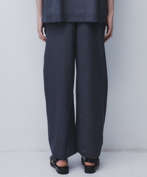 UNITED TOKYO(ユナイテッドトウキョウ)の「【限定先行予約】AIR WOOL ストライプバレルスラックス |夏服/通気性/防臭/速乾/防シワ(スラックス・メンズ・ダークネイビー/グレー・1/2/3)」の16枚目の写真