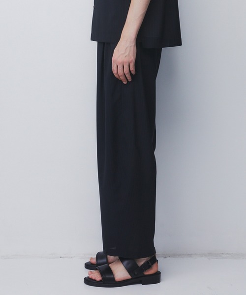 UNITED TOKYO(ユナイテッドトウキョウ)の「【限定先行予約】AIR WOOL ストライプバレルスラックス |夏服/通気性/防臭/速乾/防シワ(スラックス・メンズ・ダークネイビー/グレー・1/2/3)」の3枚目の写真