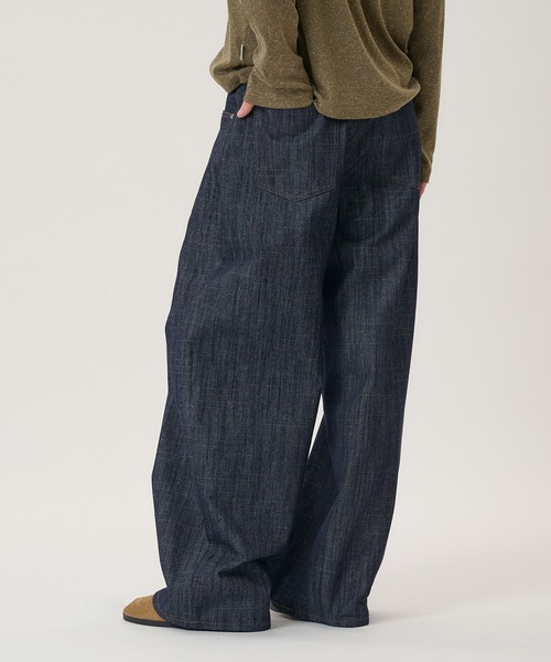 Perushu(ペルーシュ)の「WIDE SLUB TAPERED DENIM PANTS/ワイド スラブ テーパード デニム パンツ(その他パンツ・メンズ・インディゴブルー/ライトインディゴブルー・MEDIUM/LARGE/SMALL)」の18枚目の写真
