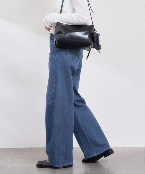 U by SPICK&SPAN(ユーバイスピックアンドスパン)の「《 追加 / 新色 》SOMETHING / サムシング HANA CURVE TAPERED(デニムパンツ・レディース・ブラック/ブルー・SMALL/MEDIUM/LARGE)」の4枚目の写真