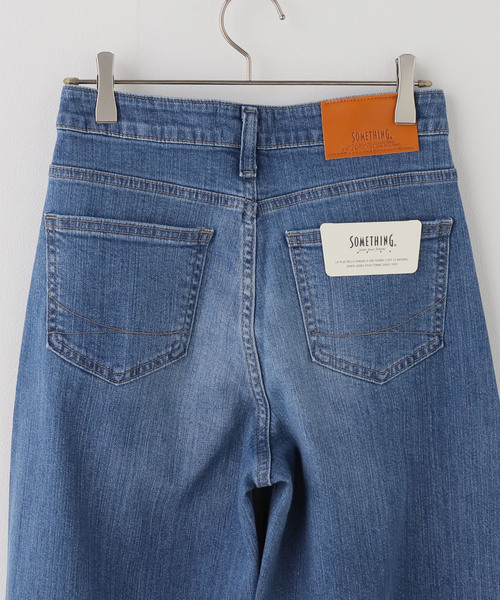 U by SPICK&SPAN(ユーバイスピックアンドスパン)の「《 追加 / 新色 》SOMETHING / サムシング HANA CURVE TAPERED(デニムパンツ・レディース・ブラック/ブルー・SMALL/MEDIUM/LARGE)」の15枚目の写真