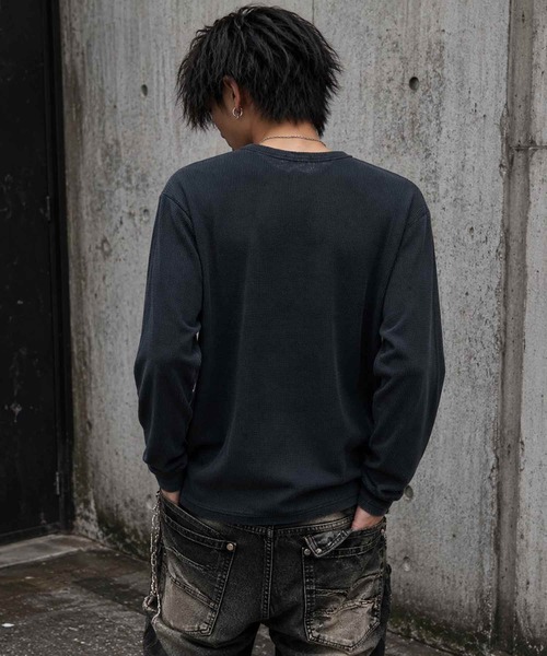 8(eight)(エイト)の「クロス刺繍 ワッフルヘンリーネックロンT(Tシャツ/カットソー・メンズ・ブラック/チャコール/レッド・MEDIUM/LARGE)」の4枚目の写真