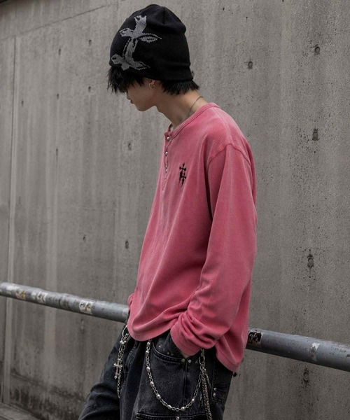 8(eight)(エイト)の「クロス刺繍 ワッフルヘンリーネックロンT(Tシャツ/カットソー・メンズ・ブラック/チャコール/レッド・MEDIUM/LARGE)」の6枚目の写真