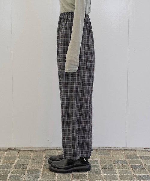 model：H166 着用サイズ：F