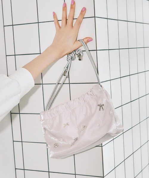 Casselini(キャセリーニ)の「【Casselini】COLORME別注チャーム付き4WAYショルダーバッグ(野崎智子着用)(ショルダーバッグ・レディース・ピンク・FREE)」の7枚目の写真