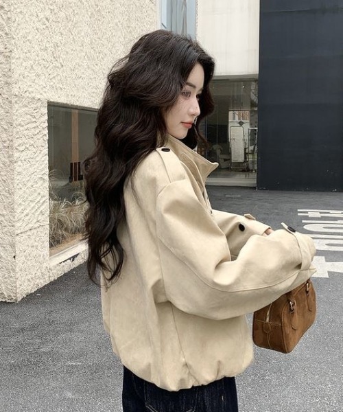 AVYL(アヴィル)の「スタンドカラー トレンチショートブルゾン(ブルゾン・レディース・ブラック/ベージュ・M)」の14枚目の写真