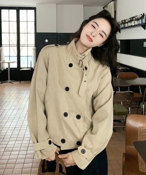 AVYL(アヴィル)の「スタンドカラー トレンチショートブルゾン(ブルゾン・レディース・ブラック/ベージュ・M)」の13枚目の写真