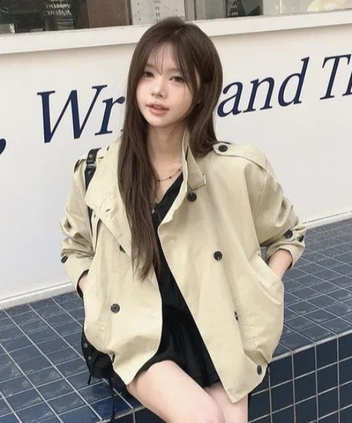 AVYL(アヴィル)の「スタンドカラー トレンチショートブルゾン(ブルゾン・レディース・ブラック/ベージュ・M)」の9枚目の写真