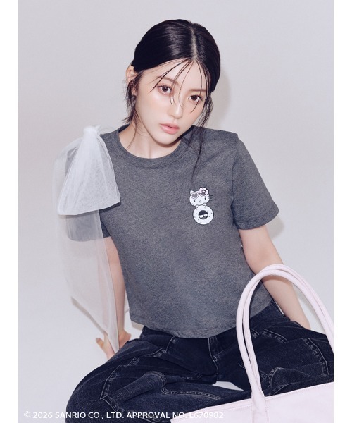FRAY I.D(フレイアイディー)の「【ハローキティ】2wayチュールリボンTシャツ(Tシャツ/カットソー・レディース・ホワイト/ブラック/グレー・F)」の3枚目の写真