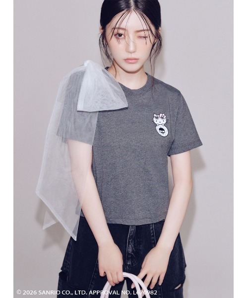 FRAY I.D(フレイアイディー)の「【ハローキティ】2wayチュールリボンTシャツ(Tシャツ/カットソー・レディース・ホワイト/ブラック/グレー・F)」の8枚目の写真