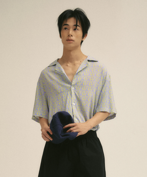 VILLA RAY（ヴィラ・レイ）の「モザイクウェーブ メンズ ビスコースシャツ（シャツ/ブラウス・メンズ・その他・LARGE/X-LARGE/MEDIUM）」の2枚目の写真