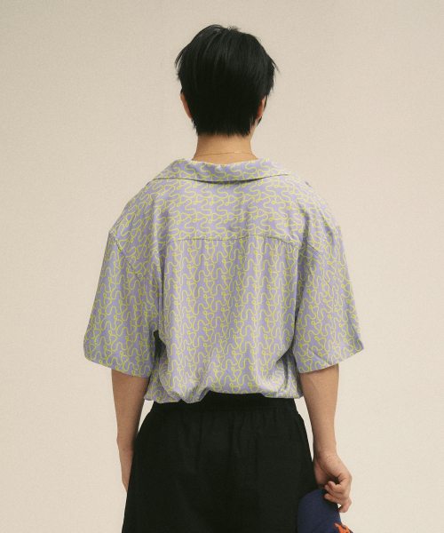 VILLA RAY（ヴィラ・レイ）の「モザイクウェーブ メンズ ビスコースシャツ（シャツ/ブラウス・メンズ・その他・LARGE/X-LARGE/MEDIUM）」の4枚目の写真