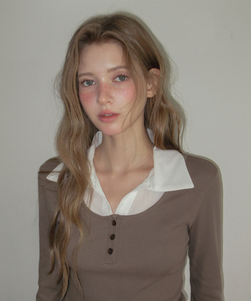 TWEE(トゥウィー)の「ケラー 配色襟 リブ長袖Tシャツ(Tシャツ/カットソー・レディース・ブラック/オリーブ/ライトブラウン・FREE)」の4枚目の写真