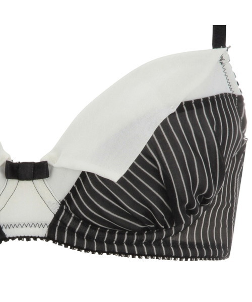 AMOSTYLE BY Triumph（アモスタイルバイトリンプ）の「ピンストライプ