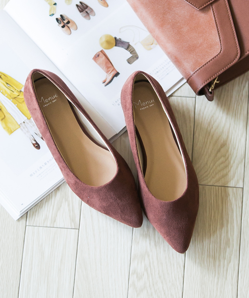 menue(メヌエ)の「ポインテッドトゥ フラットヒール パンプス(パンプス・レディース・イエロー/グリーン系その他/その他1/ネイビー/その他2/パイソン/ブラック/グレイッシュベージュ/サーモンピンク/グレー/ブルー/シルバー/レッド/レッド系その他/ブラック系その他/ブラック系その他2/ブルー系その他/その他3/チャコール/ブラウン/ブラウン系その他/レッド系その他2/グレイッシュブルー/その他4/ベージュ系その他2/レオパード/グリーン/ベージュ系その他/イエロー系その他/アイボリー/グレー系その他/ブラック系その他3/ブラック系その他4/レッド系その他3/シルバー系1・22.0cm/21.5cm/24.5cm/25.5cm/24.0cm/26.0cm/22.5cm/23.5cm/23.0cm/25.0cm)」の10枚目の写真