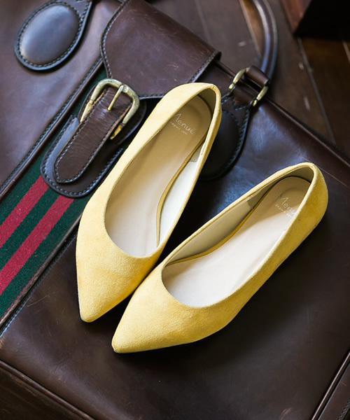 menue(メヌエ)の「ポインテッドトゥ フラットヒール パンプス(パンプス・レディース・イエロー/グリーン系その他/その他1/ネイビー/その他2/パイソン/ブラック/グレイッシュベージュ/サーモンピンク/グレー/ブルー/シルバー/レッド/レッド系その他/ブラック系その他/ブラック系その他2/ブルー系その他/その他3/チャコール/ブラウン/ブラウン系その他/レッド系その他2/グレイッシュブルー/その他4/ベージュ系その他2/レオパード/グリーン/ベージュ系その他/イエロー系その他/アイボリー/グレー系その他/ブラック系その他3/ブラック系その他4/レッド系その他3/シルバー系1・22.0cm/21.5cm/24.5cm/25.5cm/24.0cm/26.0cm/22.5cm/23.5cm/23.0cm/25.0cm)」の21枚目の写真
