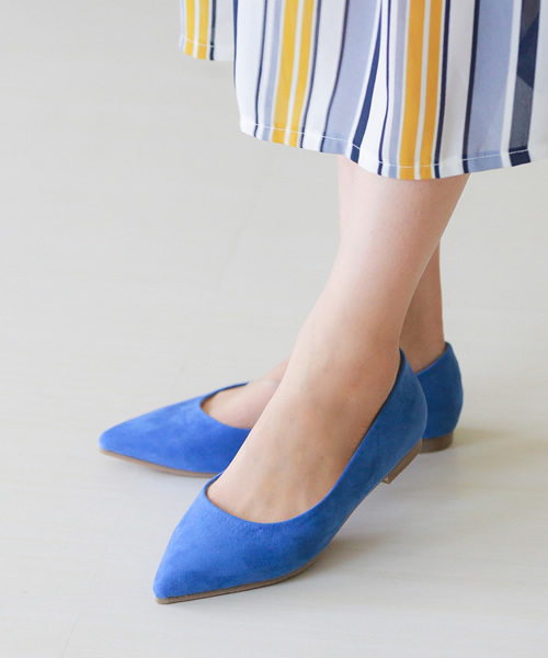 menue(メヌエ)の「ポインテッドトゥ フラットヒール パンプス(パンプス・レディース・イエロー/グリーン系その他/その他1/ネイビー/その他2/パイソン/ブラック/グレイッシュベージュ/サーモンピンク/グレー/ブルー/シルバー/レッド/レッド系その他/ブラック系その他/ブラック系その他2/ブルー系その他/その他3/チャコール/ブラウン/ブラウン系その他/レッド系その他2/グレイッシュブルー/その他4/ベージュ系その他2/レオパード/グリーン/ベージュ系その他/イエロー系その他/アイボリー/グレー系その他/ブラック系その他3/ブラック系その他4/レッド系その他3/シルバー系1・22.0cm/21.5cm/24.5cm/25.5cm/24.0cm/26.0cm/22.5cm/23.5cm/23.0cm/25.0cm)」の18枚目の写真