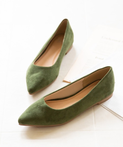 menue(メヌエ)の「ポインテッドトゥ フラットヒール パンプス(パンプス・レディース・イエロー/グリーン系その他/その他1/ネイビー/その他2/パイソン/ブラック/グレイッシュベージュ/サーモンピンク/グレー/ブルー/シルバー/レッド/レッド系その他/ブラック系その他/ブラック系その他2/ブルー系その他/その他3/チャコール/ブラウン/ブラウン系その他/レッド系その他2/グレイッシュブルー/その他4/ベージュ系その他2/レオパード/グリーン/ベージュ系その他/イエロー系その他/アイボリー/グレー系その他/ブラック系その他3/ブラック系その他4/レッド系その他3/シルバー系1・22.0cm/21.5cm/24.5cm/25.5cm/24.0cm/26.0cm/22.5cm/23.5cm/23.0cm/25.0cm)」の15枚目の写真