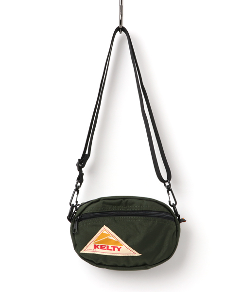 KELTY（ケルティ）の「【KELTY/ケルティ】ナイロンポーチ　オーバルショルダーバッグS / OVAL SHOULDER S（ショルダーバッグ・メンズ・オリーブ/タン/サンドベージュ/グレー/オリーブドラブ/レッド/ネイビー/ブラウン系その他/ブラック/マスタード/ブルー/ダークグレー/ピンク/パープル/グリーン・FREE）」の8枚目の写真