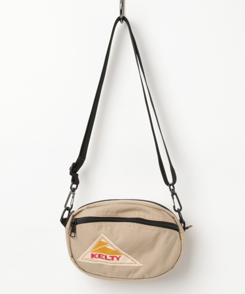KELTY（ケルティ）の「【KELTY/ケルティ】ナイロンポーチ　オーバルショルダーバッグS / OVAL SHOULDER S（ショルダーバッグ・メンズ・オリーブ/タン/サンドベージュ/グレー/オリーブドラブ/レッド/ネイビー/ブラウン系その他/ブラック/マスタード/ブルー/ダークグレー/ピンク/パープル/グリーン・FREE）」の6枚目の写真
