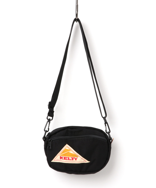 KELTY（ケルティ）の「【KELTY/ケルティ】ナイロンポーチ　オーバルショルダーバッグS / OVAL SHOULDER S（ショルダーバッグ・メンズ・オリーブ/タン/サンドベージュ/グレー/オリーブドラブ/レッド/ネイビー/ブラウン系その他/ブラック/マスタード/ブルー/ダークグレー/ピンク/パープル/グリーン・FREE）」の2枚目の写真