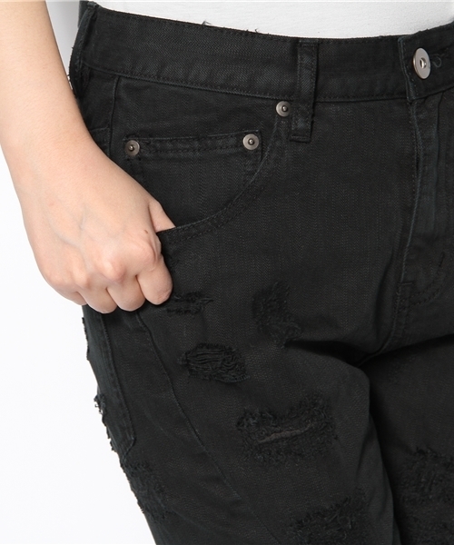 And A（アンドエー）の「製品染め加工3Dクラッシュルーズパンツ（デニムパンツ・レディース・ブラック・38）」の4枚目の写真