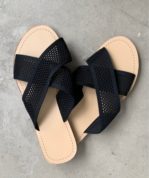 Libra Cue（リブラ キュー）の「【Libra】メッシュクロスサンダル（サンダル・レディース・ブラック/ベージュ・SMALL/MEDIUM）」の2枚目の写真
