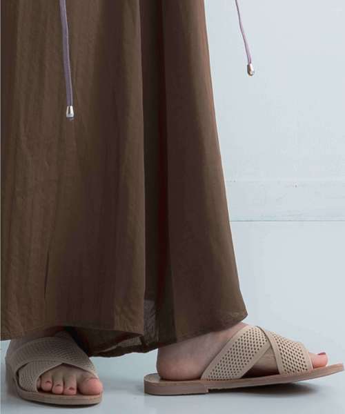 Libra Cue（リブラ キュー）の「【Libra】メッシュクロスサンダル（サンダル・レディース・ブラック/ベージュ・SMALL/MEDIUM）」の5枚目の写真