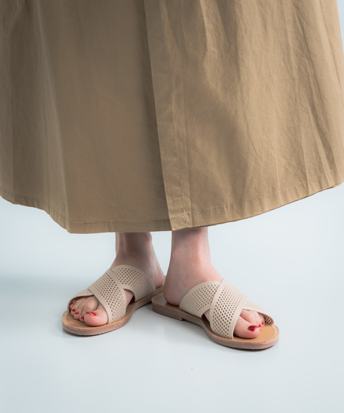 Libra Cue（リブラ キュー）の「【Libra】メッシュクロスサンダル（サンダル・レディース・ブラック/ベージュ・SMALL/MEDIUM）」の8枚目の写真