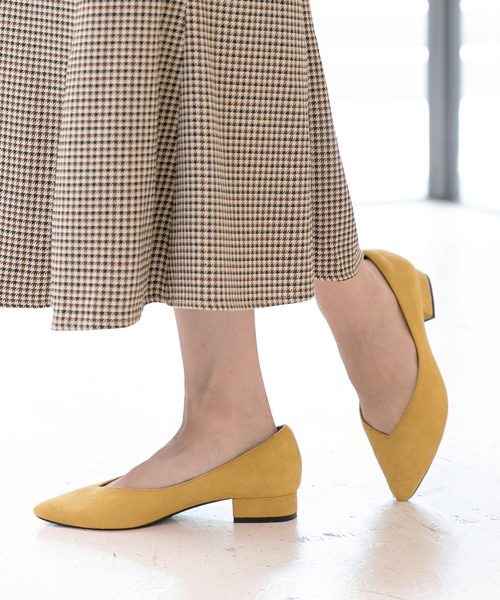 KOBE LETTUCE（コウベレタス）の「Vカットちびチャンキーヒールパンプス（パンプス・レディース・グレイッシュベージュ/パイソン/ワイン/その他/マスタード/ブラック・M/L/LL/S）」の3枚目の写真