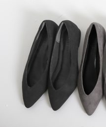 Vカットちびチャンキーヒールパンプス