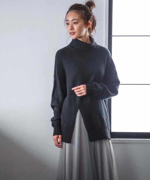 GeeRA(ジーラ)の「【WEB限定】もっちり柔らか裾スリットタートルニット(ニット/セーター)」|ブラック