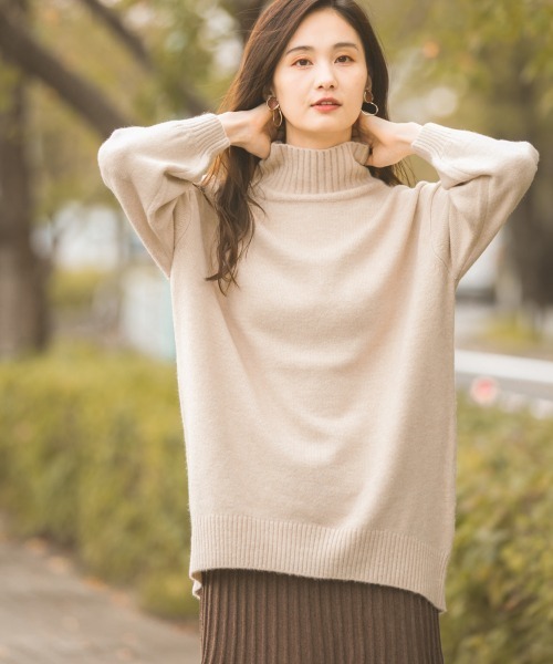 GLOBAL WORK(グローバルワーク)の「マシュマロタッチチュニックプルオーバー/854914(ニット/セーター・レディース・ブラウン/ライトグレー/ブラック/ホワイト/ベージュ/グリーン系その他6・MEDIUM/LARGE)」の5枚目の写真